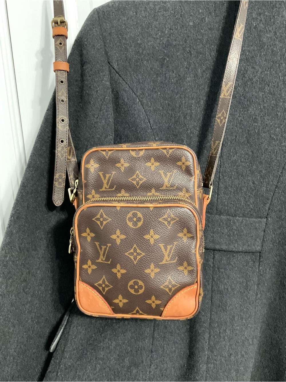 ✅LV AUTHENTIC SHOULDER BAG LOUIS VUITTON UNISEX BAGMONOGRAM